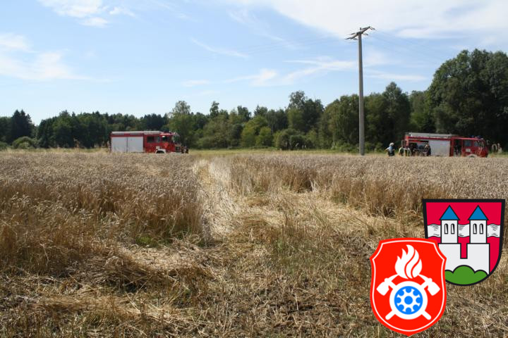 14 08 2011 3781 Brand Maehdrescher Arbing