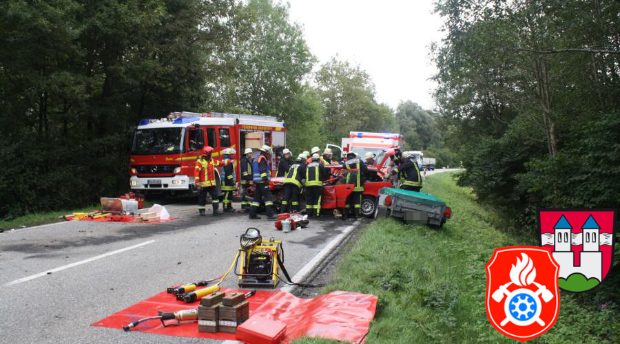 2015 09 07 5807 VU vorInnbruecke PKW LKW