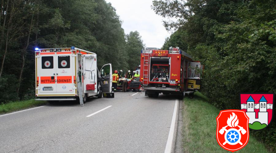 2015 09 07 5820 VU vorInnbruecke PKW LKW