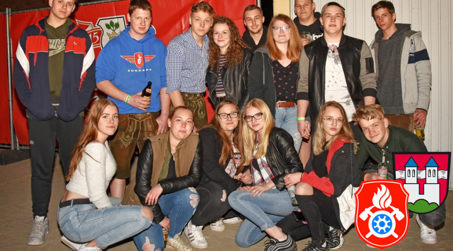016 Maibaum19 party 300319 Kopie